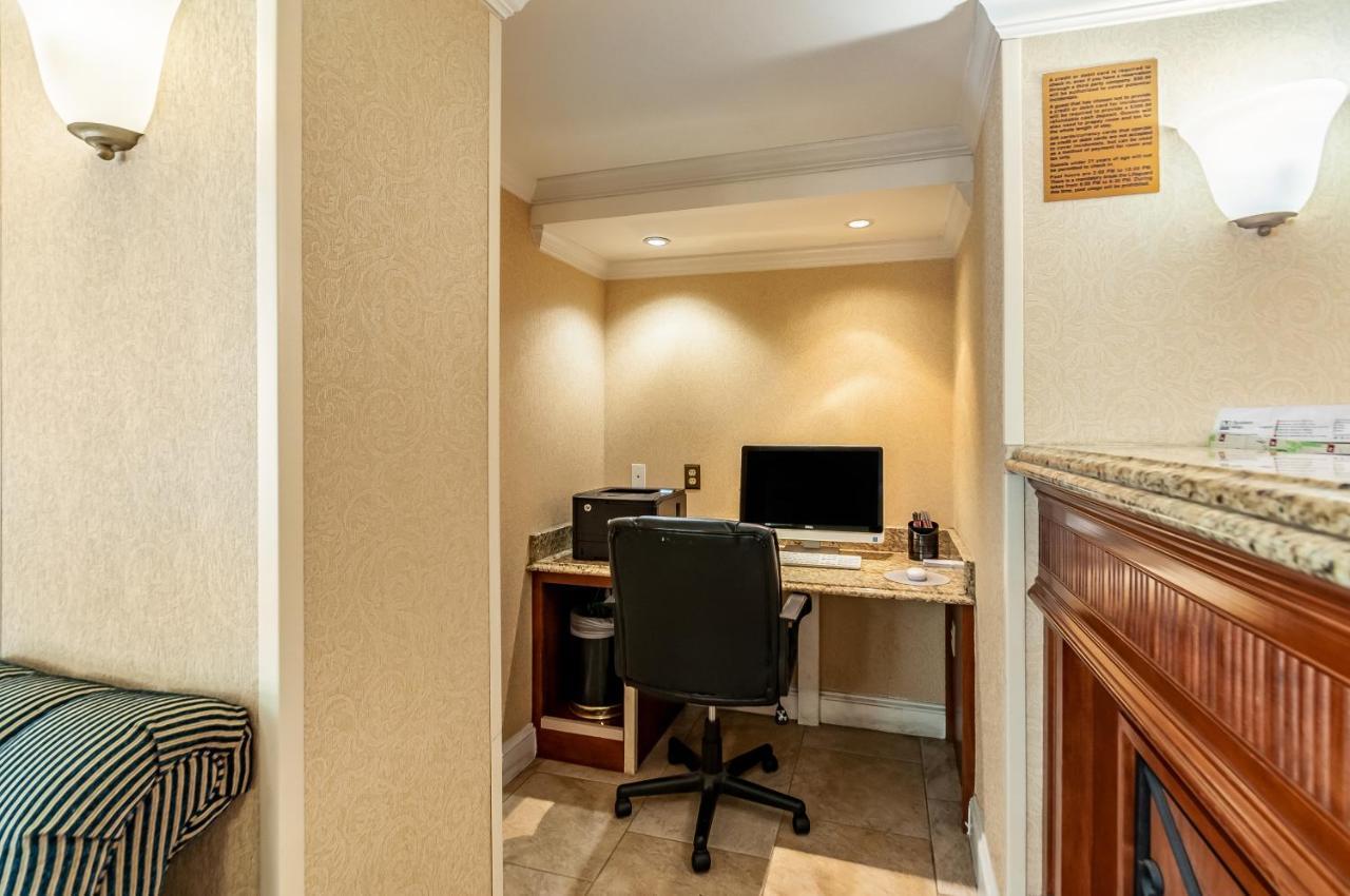 Quality Inn Iwo Jima Arlington Extérieur photo